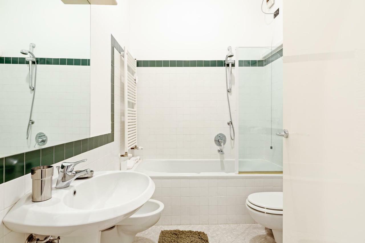 S. Maria Valle Central Roomy Flat Milano Exteriör bild